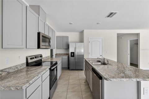 House in Winter Haven, Florida 5 bedrooms, 234.3 sq.m. № 2195253 - photo 16