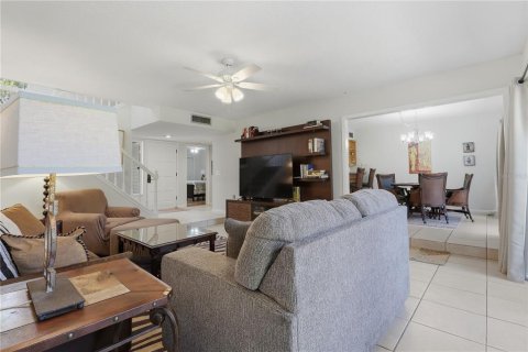 Villa ou maison à vendre à Wesley Chapel, Floride: 3 chambres, 164.62 m2 № 2397024 - photo 8