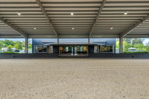 House in Davie, Florida 8 bedrooms, 592.72 sq.m. № 1927961 - photo 21