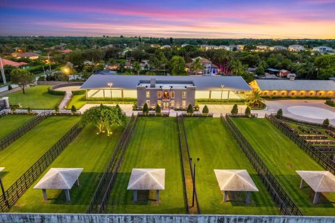 House in Davie, Florida 8 bedrooms, 592.72 sq.m. № 1927961 - photo 4