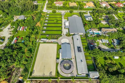 House in Davie, Florida 8 bedrooms, 592.72 sq.m. № 1927961 - photo 14