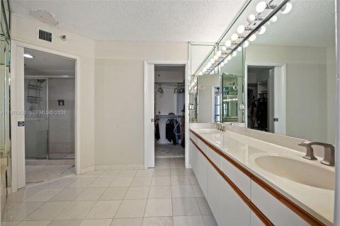 Condominio en venta en Aventura, Florida, 2 dormitorios, 134.43 m2 № 2079115 - foto 16
