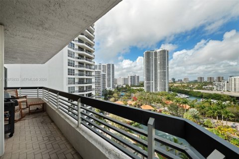 Condominio en venta en Aventura, Florida, 2 dormitorios, 134.43 m2 № 2079115 - foto 2