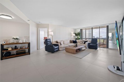 Condominio en venta en Aventura, Florida, 2 dormitorios, 134.43 m2 № 2079115 - foto 6