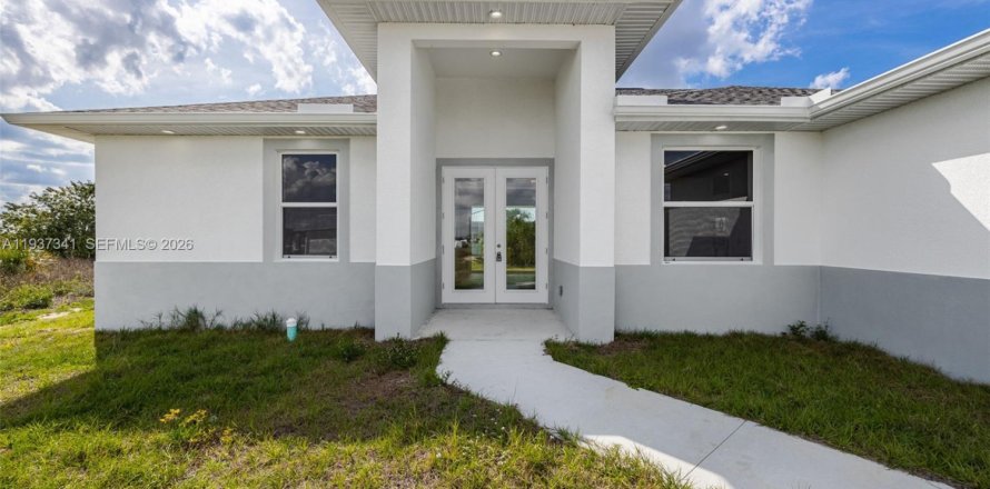 House in LaBelle, Florida 4 bedrooms, 154.4 sq.m. № 1998220