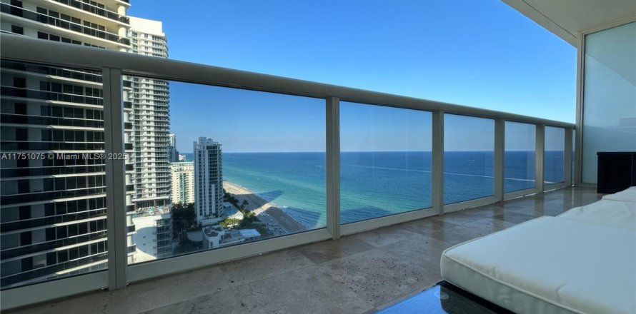 Condo in Hallandale Beach, Florida, 2 bedrooms  № 1498329