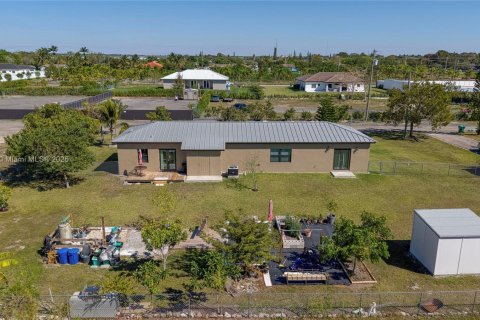 House in Homestead, Florida 3 bedrooms, 133.78 sq.m. № 1830879 - photo 9