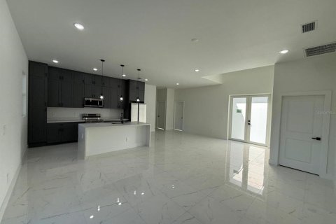 Villa ou maison à louer à Lehigh Acres, Floride: 4 chambres, 152.27 m2 № 2148283 - photo 17