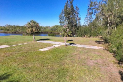Land in Punta Gorda, Florida № 1512678 - photo 14