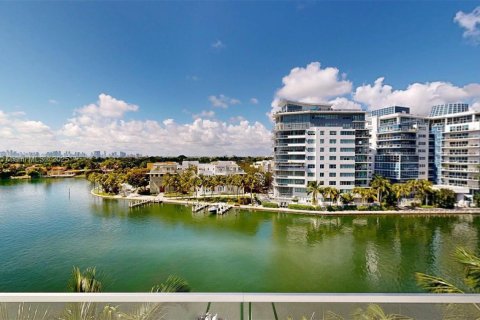 Купить кондоминиум в Майами-Бич, Флорида 2 спальни, 117.99м2, № 1951477 - фото 1