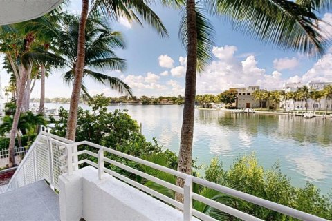 Купить кондоминиум в Майами-Бич, Флорида 2 спальни, 117.99м2, № 1951477 - фото 24