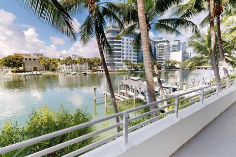 Купить кондоминиум в Майами-Бич, Флорида 2 спальни, 117.99м2, № 1951477 - фото 23