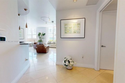 Купить кондоминиум в Майами-Бич, Флорида 2 спальни, 117.99м2, № 1951477 - фото 26