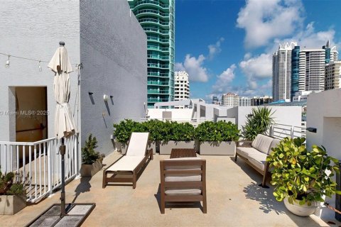 Купить кондоминиум в Майами-Бич, Флорида 2 спальни, 117.99м2, № 1951477 - фото 3