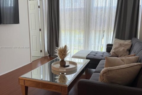 Condominio en alquiler en Hallandale Beach, Florida, 2 dormitorios, 85.84 m2 № 2085900 - foto 4