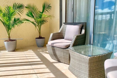 Condominio en alquiler en Hallandale Beach, Florida, 2 dormitorios, 85.84 m2 № 2085900 - foto 7