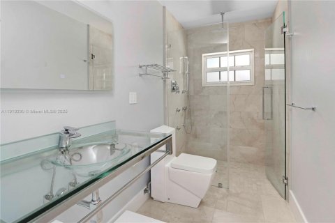 Снять в аренду виллу или дом в Майами, Флорида 3 спальни, 120.4м2, № 1974528 - фото 14