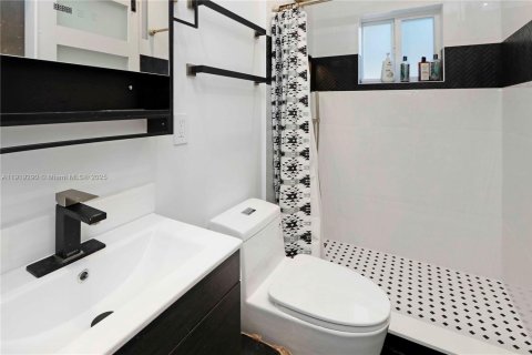 Снять в аренду виллу или дом в Майами, Флорида 3 спальни, 120.4м2, № 1974528 - фото 19