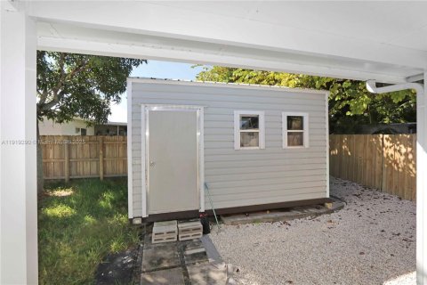 Снять в аренду виллу или дом в Майами, Флорида 3 спальни, 120.4м2, № 1974528 - фото 26