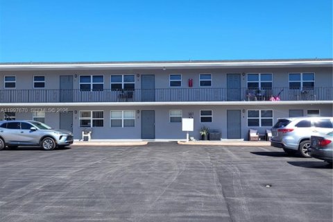 Condominio en Lantana, Florida, 1 dormitorio  № 2066125