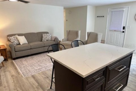Villa ou maison à louer à Sarasota, Floride: 3 chambres, 105.07 m2 № 2330543 - photo 5