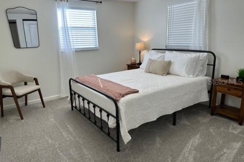Villa ou maison à louer à Sarasota, Floride: 3 chambres, 105.07 m2 № 2330543 - photo 6