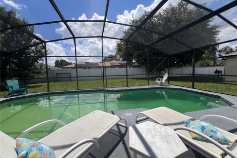 House in Kissimmee, Florida 3 bedrooms, 108.7 sq.m. № 2221985 - photo 14