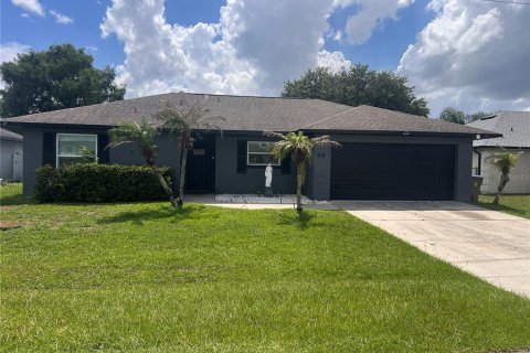 House in Kissimmee, Florida 3 bedrooms, 108.7 sq.m. № 2221985 - photo 15