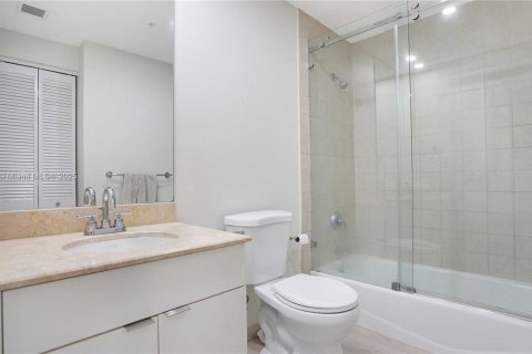Copropriété à vendre à Miami, Floride: 2 chambres, 121.05 m2 № 1783602 - photo 26