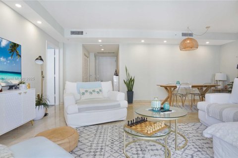 Copropriété à vendre à Miami, Floride: 2 chambres, 121.05 m2 № 1783602 - photo 16