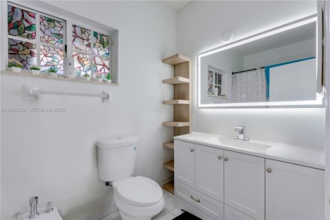 Casa en venta en Miami, Florida, 3 dormitorios, 138.61 m2 № 1984196 - foto 16