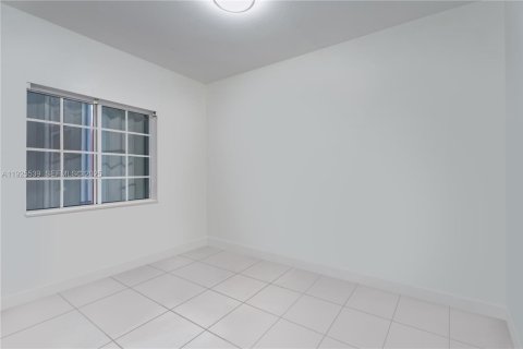 Casa en venta en Miami, Florida, 3 dormitorios, 138.61 m2 № 1984196 - foto 17