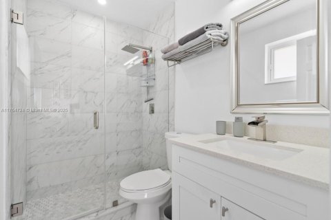 House in Miami, Florida 5 bedrooms, 137.5 sq.m. № 1691676 - photo 18