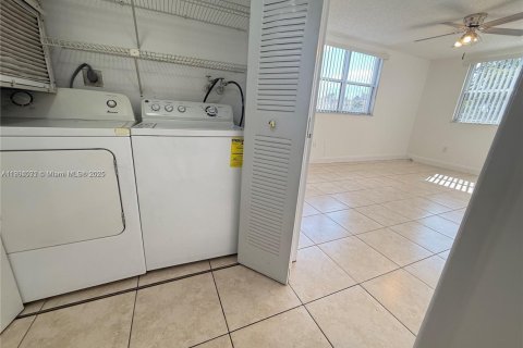 Condo in Doral, Florida, 1 bedroom  № 1957248 - photo 8