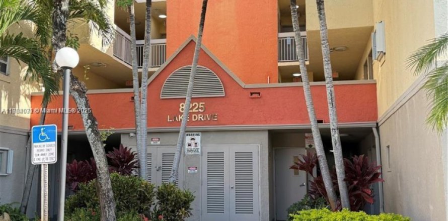 Condo in Doral, Florida, 1 bedroom  № 1957248