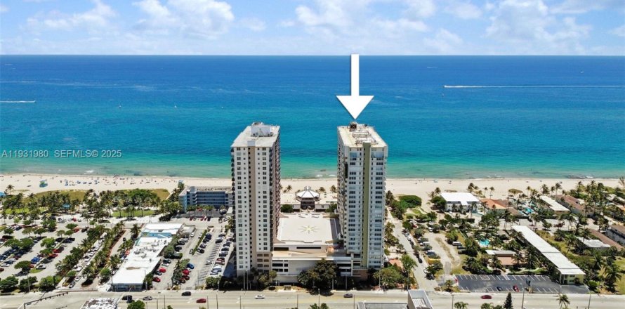 Condo in Pompano Beach, Florida, 2 bedrooms  № 1990467