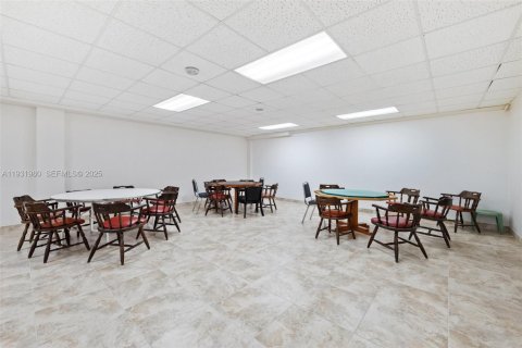 Condo in Pompano Beach, Florida, 2 bedrooms  № 1990467 - photo 28