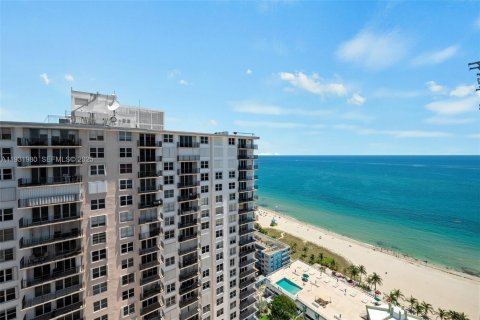 Condo in Pompano Beach, Florida, 2 bedrooms  № 1990467 - photo 23