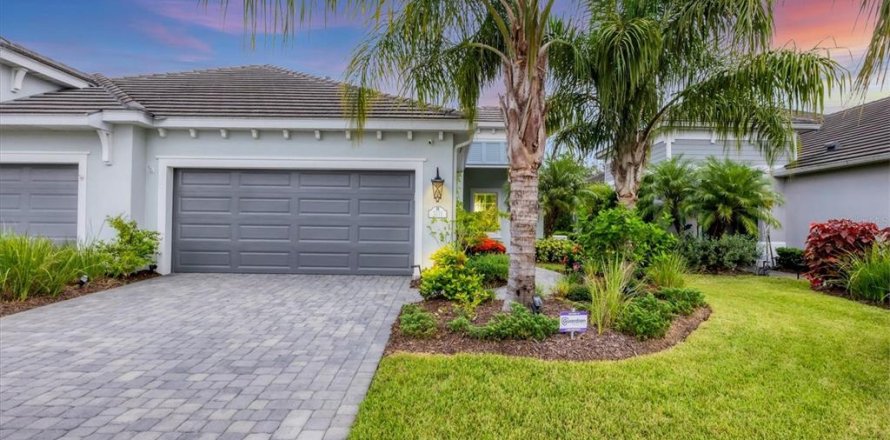 House in Bradenton, Florida 2 bedrooms, 150.22 sq.m. № 1837908