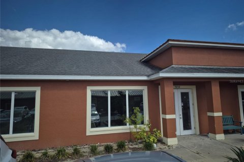 Commercial property in Land O' Lakes, Florida 273.13 sq.m. № 2205942 - photo 5