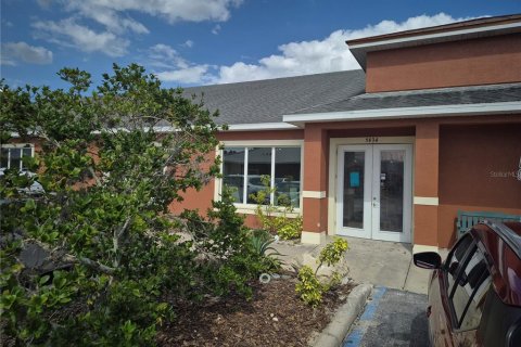 Commercial property in Land O' Lakes, Florida 273.13 sq.m. № 2205942 - photo 6