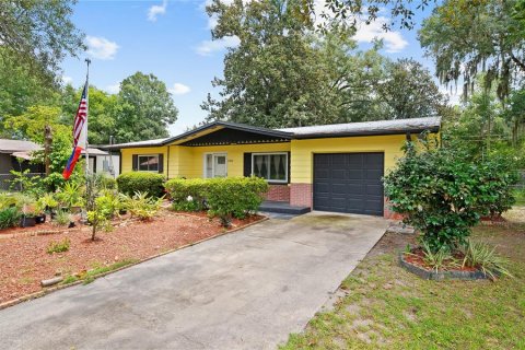 House in Gainesville, Florida 3 bedrooms, 84.73 sq.m. № 1831142 - photo 1