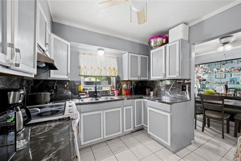 House in Gainesville, Florida 3 bedrooms, 84.73 sq.m. № 1831142 - photo 6