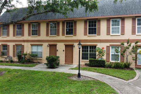 Condo in Tampa, Florida, 2 bedrooms  № 1848573 - photo 8