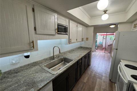Condo in Tampa, Florida, 2 bedrooms  № 1848573 - photo 25