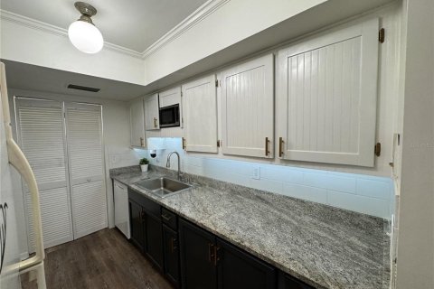 Condo in Tampa, Florida, 2 bedrooms  № 1848573 - photo 23