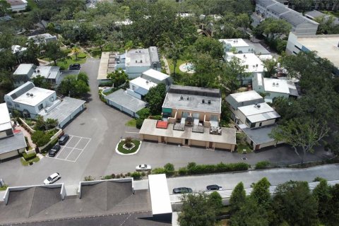 Condo in Tampa, Florida, 2 bedrooms  № 1848573 - photo 10
