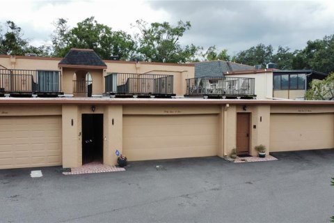 Condo in Tampa, Florida, 2 bedrooms  № 1848573 - photo 1