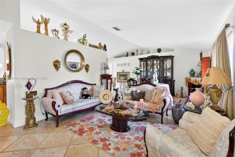 House in Port St. Lucie, Florida 3 bedrooms, 168.43 sq.m. № 1847685 - photo 7