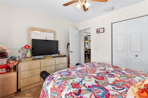 House in Port St. Lucie, Florida 3 bedrooms, 168.43 sq.m. № 1847685 - photo 29
